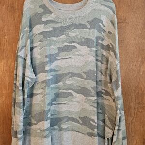Camouflage Patterned Sweatshirt